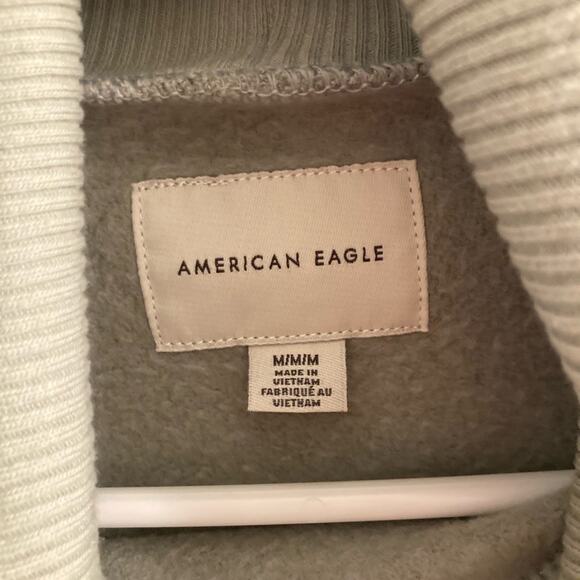 American Eagle Light Green Leopard Print Cropped Sweatshirt - Size M - Picture 4 of 5